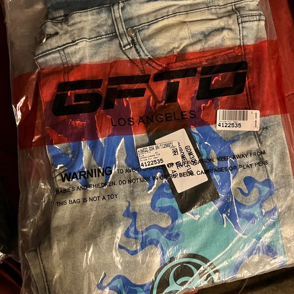 NWT!!!! Mens stylish skinny jeans w/ fashion flame/skull appliqués ; SZ 42W - Picture 5 of 5